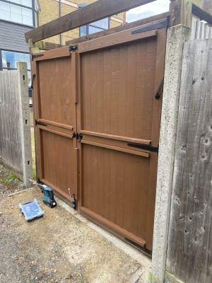 Garden fence panels and posts replaced after storm damage in Kent