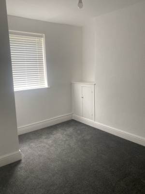 Woodwork and skirting glossed after redecoration in Rochester